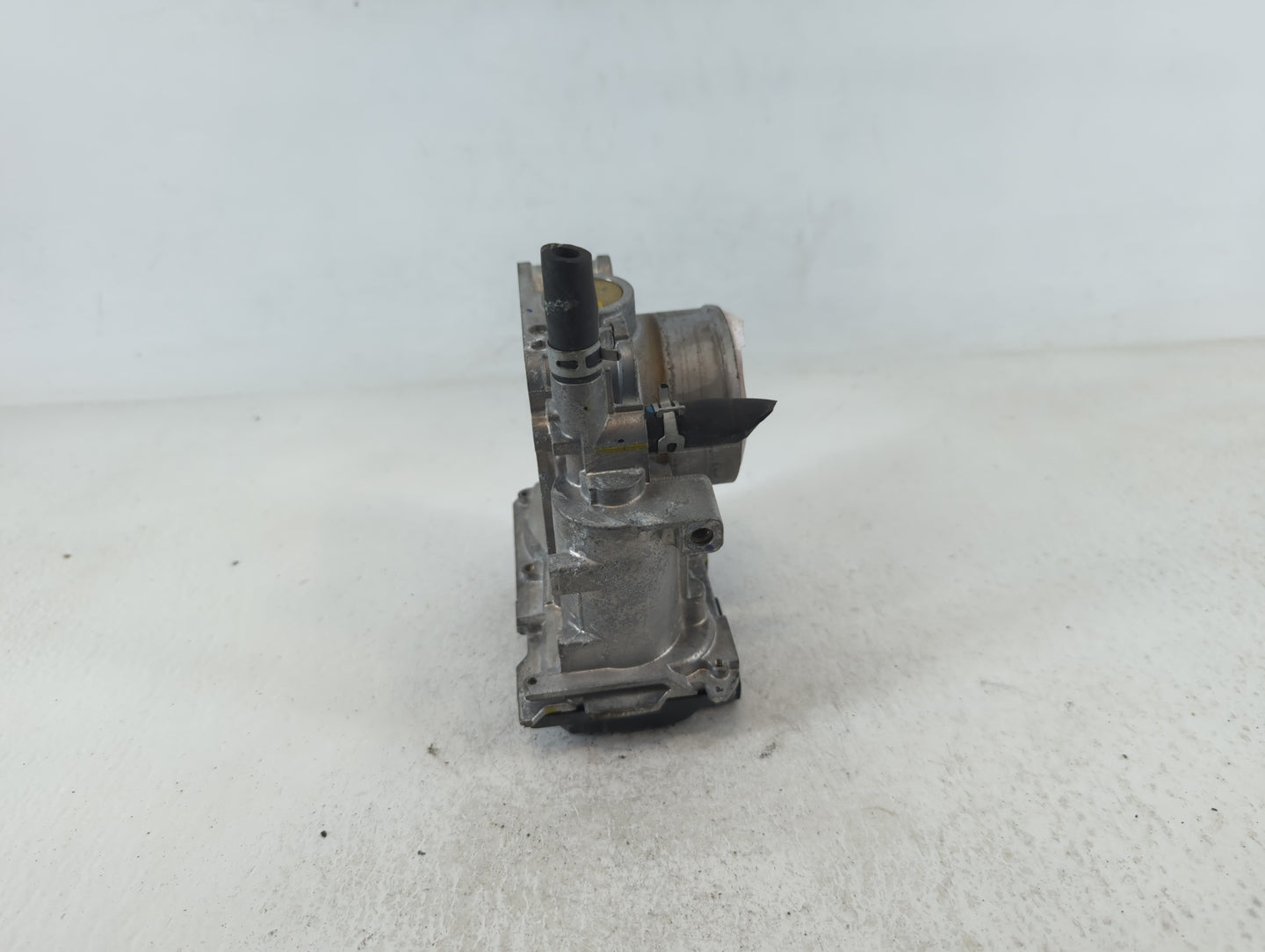 2016-2022 Honda Civic Throttle Body P/N:146346 M20726, GMH1A Fits Fits 2016 2017 2018 2019 2020 2021 2022 OEM Used Auto Part