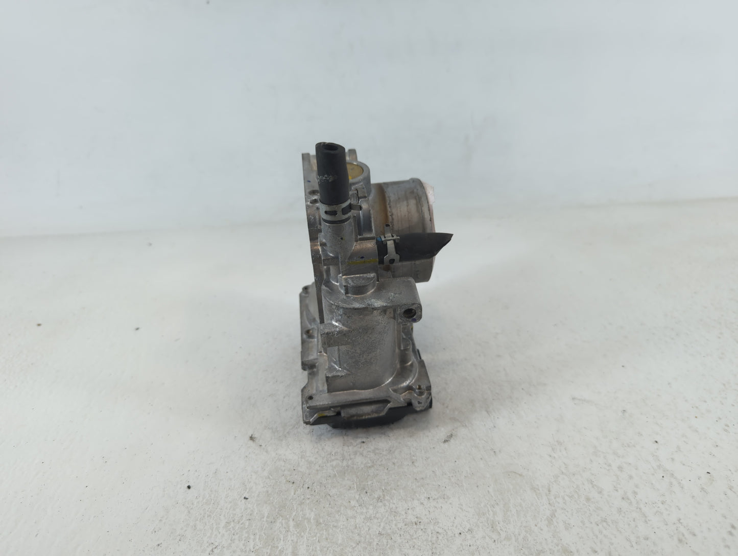 2016-2022 Honda Civic Throttle Body P/N:146346 M20726, GMH1A Fits Fits 2016 2017 2018 2019 2020 2021 2022 OEM Used Auto Part