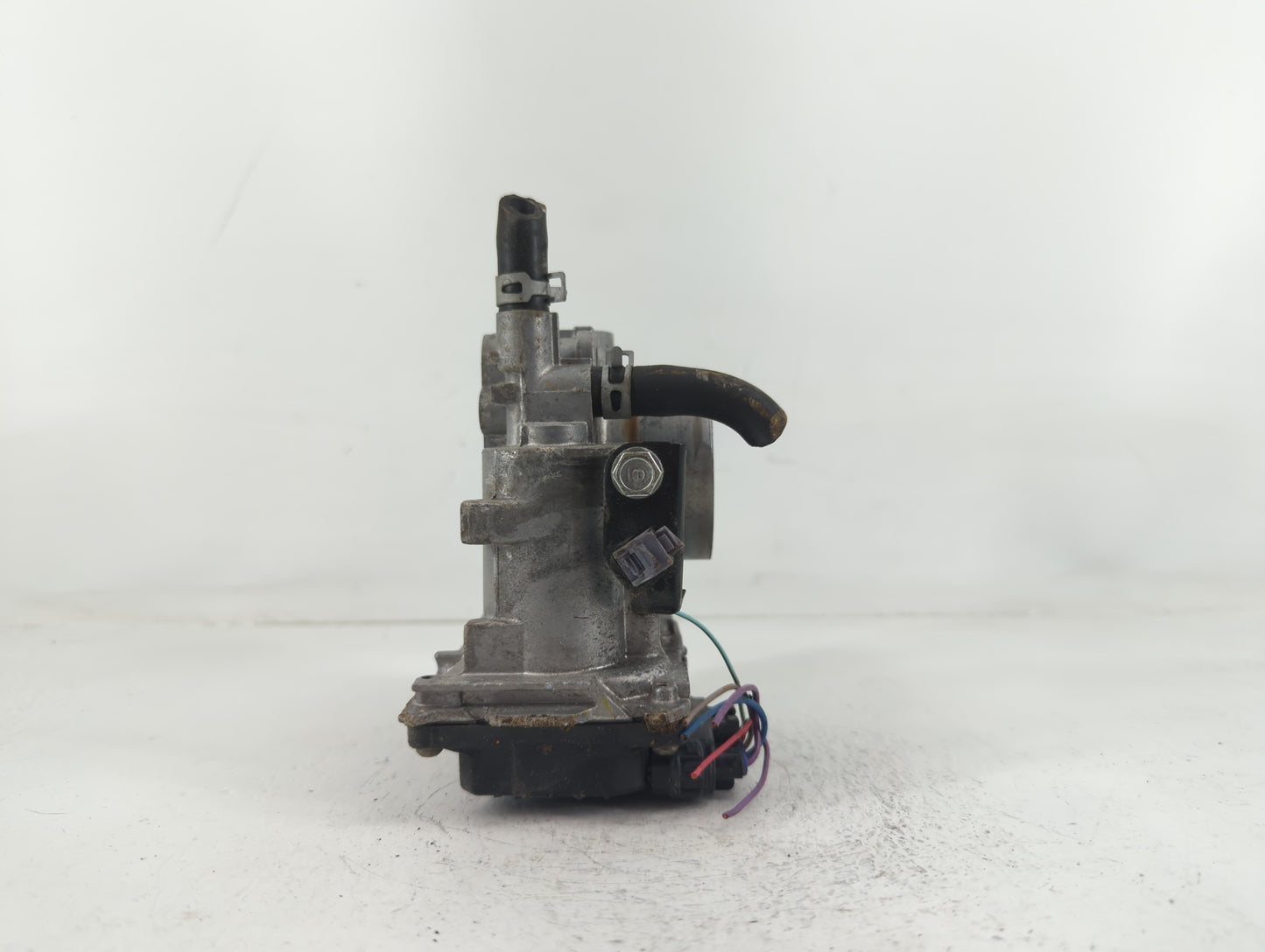 2016-2022 Honda Civic Throttle Body P/N:GMH1A 457635, M81017 Fits Fits 2016 2017 2018 2019 2020 2021 2022 OEM Used Auto Part