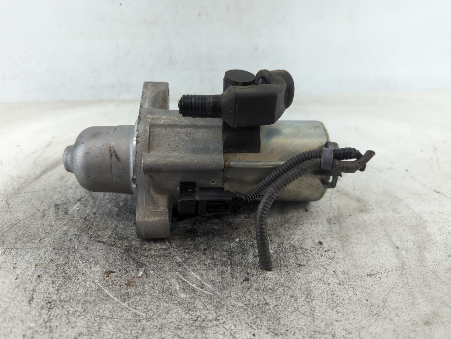 2016-2017 Honda Civic Car Starter Motor Solenoid OEM P/N:SM-75009 Fits Fits 2016 2017 2020 OEM Used Auto Parts - Oemusedauto