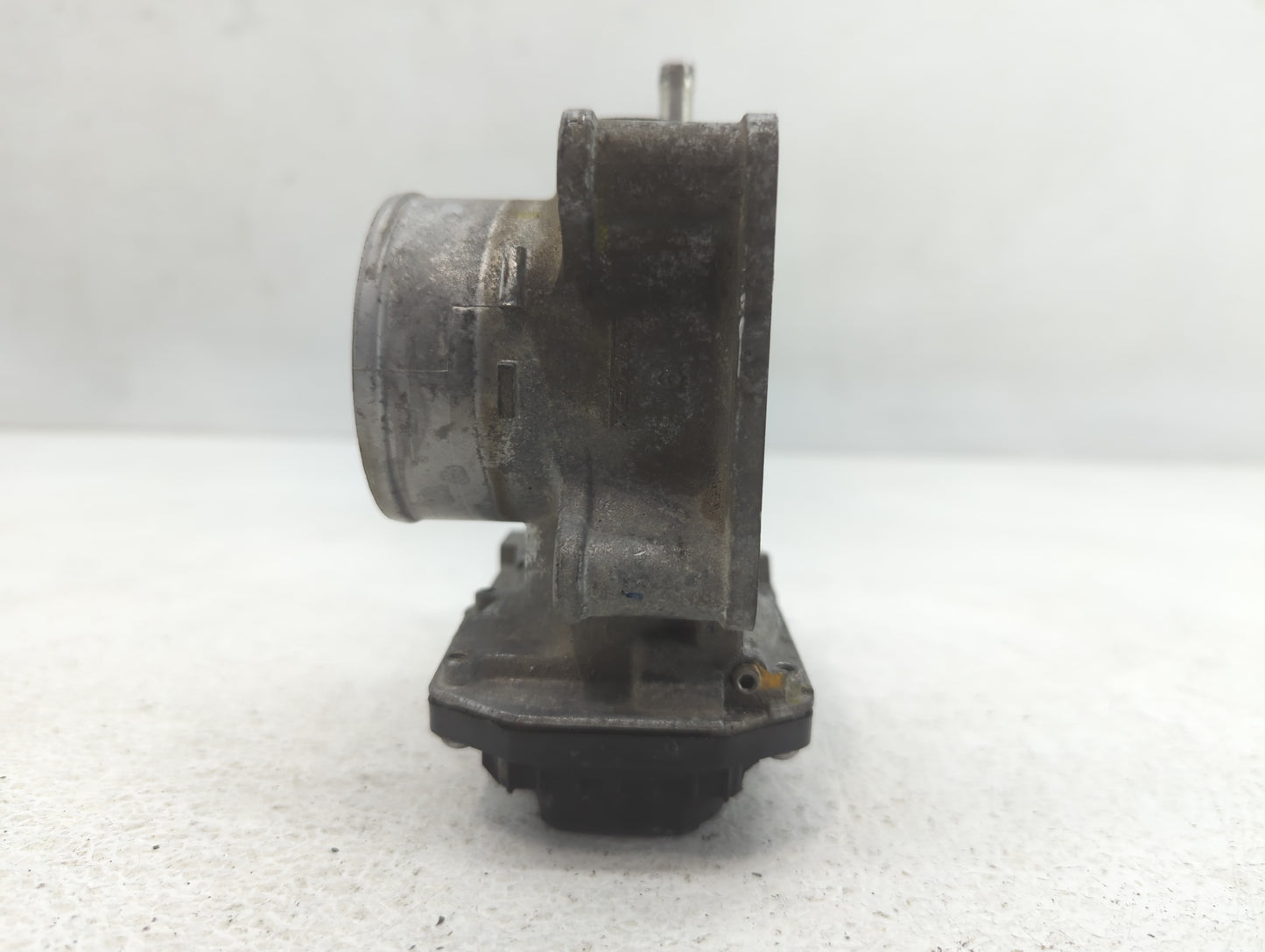 2016-2022 Honda Civic Throttle Body P/N:GMH1A M190912 Fits Fits 2016 2017 2018 2019 2020 2021 2022 OEM Used Auto Parts - Oem