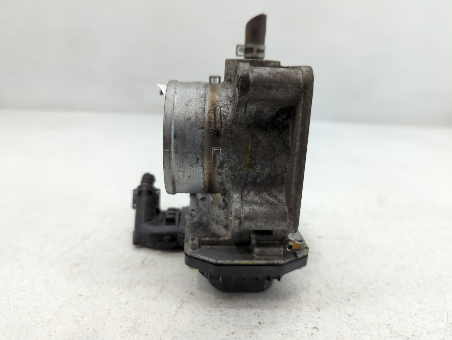 2016-2022 Honda Civic Throttle Body P/N:M90130 GMH1A, 049323 Fits Fits 2016 2017 2018 2019 2020 2021 2022 OEM Used Auto Part