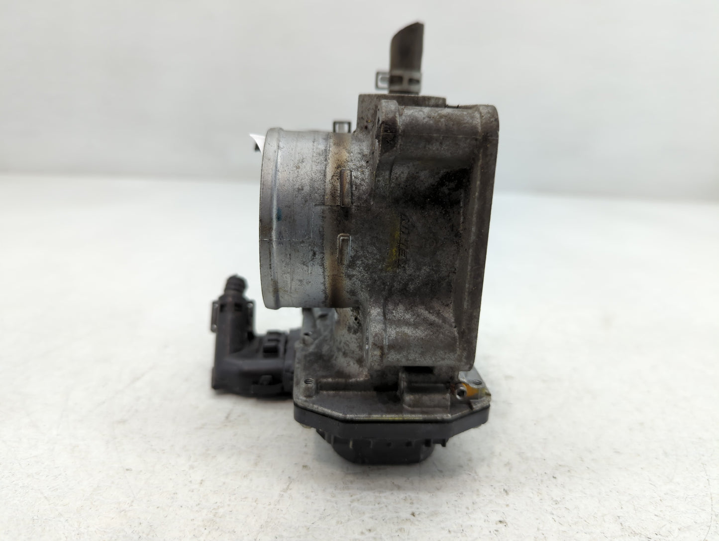 2016-2022 Honda Civic Throttle Body P/N:M90130 GMH1A, 049323 Fits Fits 2016 2017 2018 2019 2020 2021 2022 OEM Used Auto Part