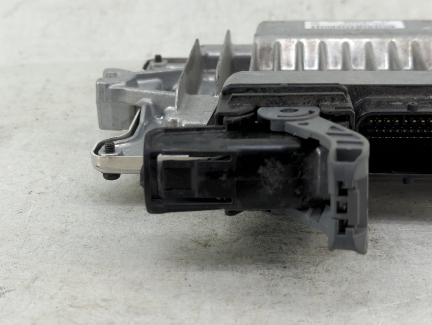 2019-2020 Honda Clarity PCM Engine Control Computer ECU ECM PCU OEM P/N:37820-5WJ-A62 Fits Fits 2019 2020 OEM Used Auto Part