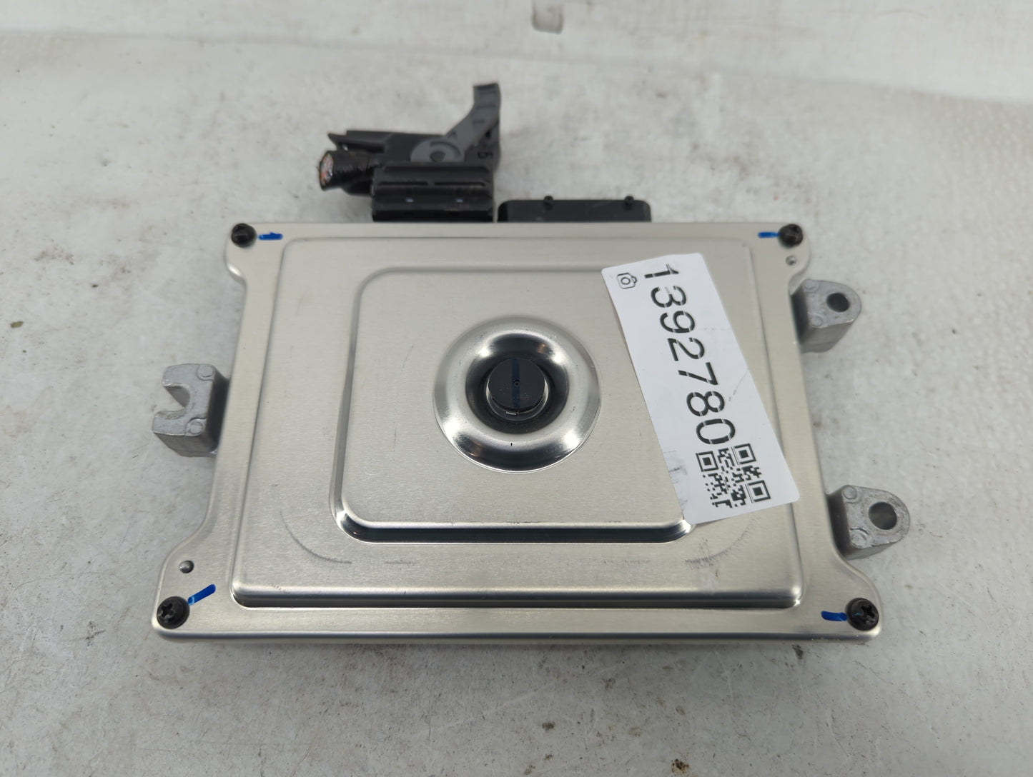 2019-2020 Honda Clarity PCM Engine Control Computer ECU ECM PCU OEM P/N:37820-5WJ-A62 Fits Fits 2019 2020 OEM Used Auto Part