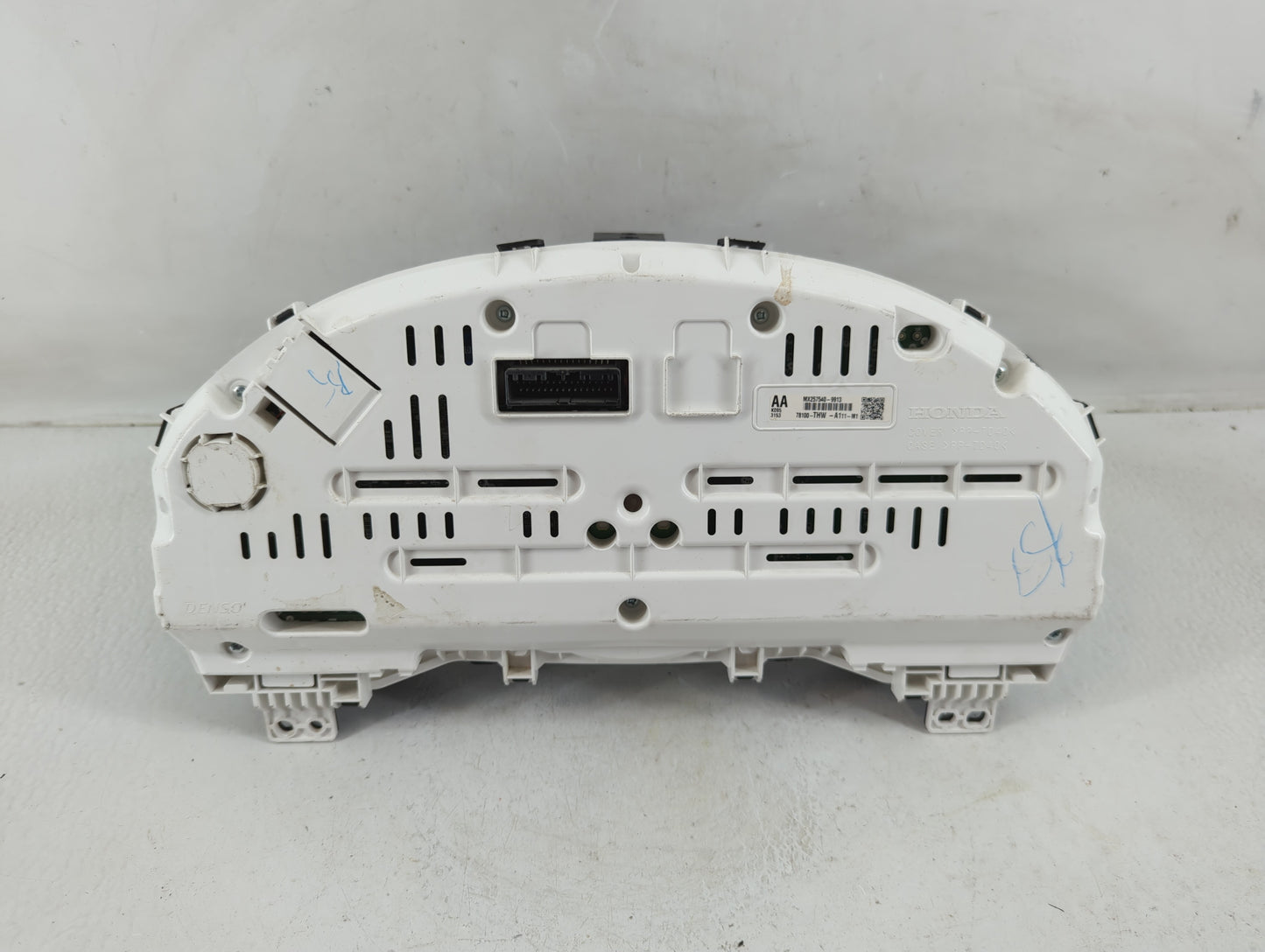 2017-2022 Honda Cr-V Instrument Cluster Speedometer Gauges P/N:78100-THW-A111-M1 Fits Fits 2017 2018 2019 2020 2021 2022 OEM