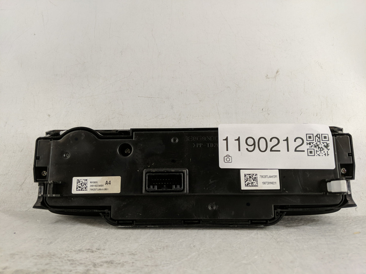 2017-2022 Honda Cr-V Climate Control Module Temperature AC/Heater Replacement P/N:26819224608 NH900L Fits OEM Used Auto Part