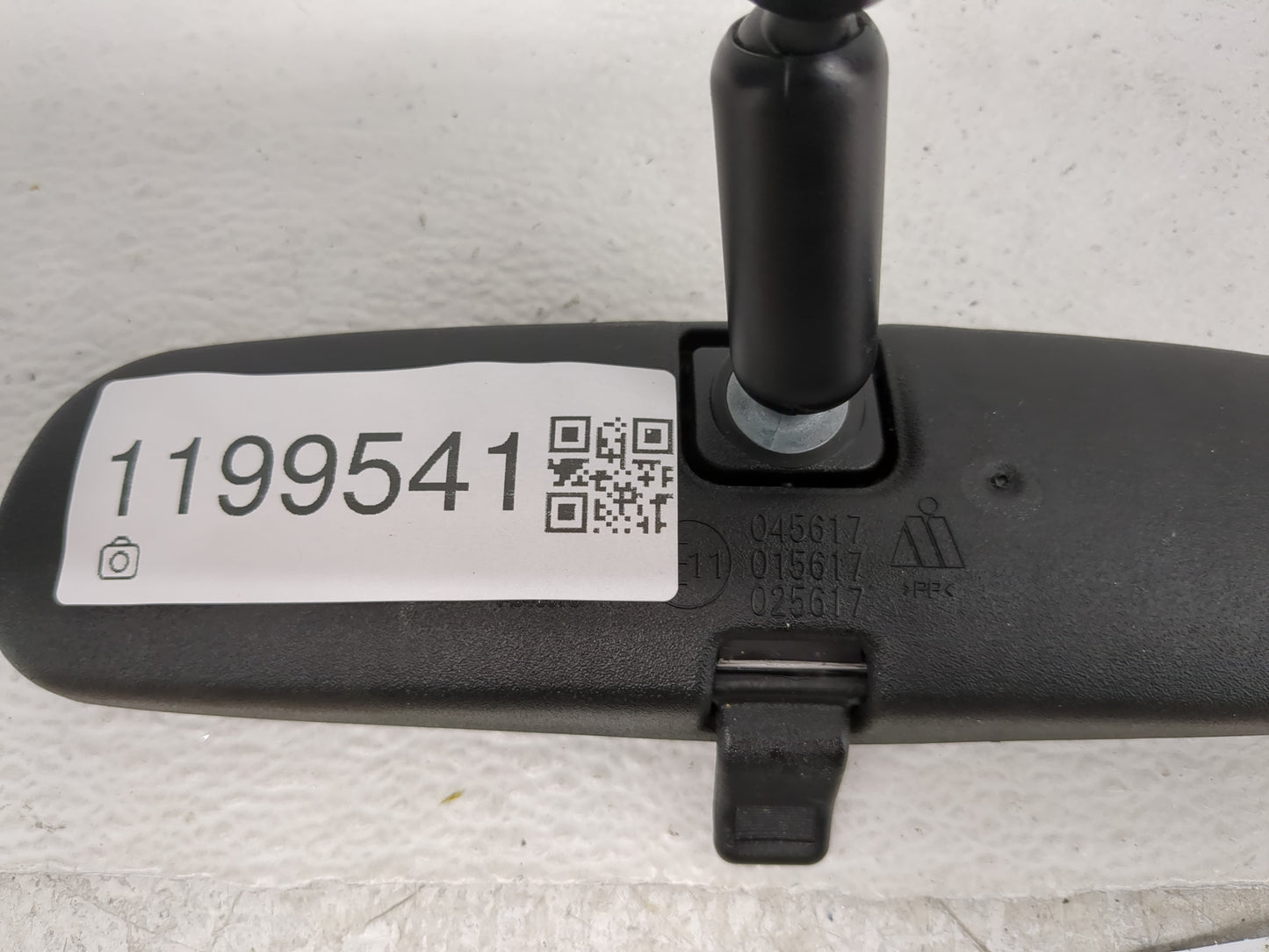 2017-2019 Honda Cr-V Interior Rear View Mirror Replacement OEM P/N:E11015617 E11045617 Fits OEM Used Auto Parts - Oemusedaut