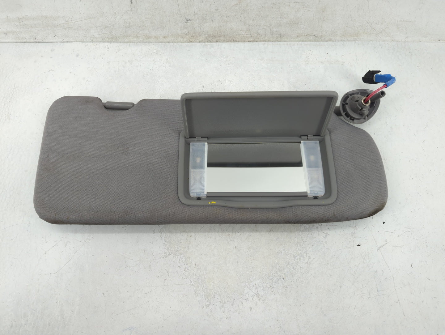 2017-2019 Honda Cr-V Sun Visor Shade Replacement Passenger Right Mirror Fits Fits 2017 2018 2019 OEM Used Auto Parts - Oemus