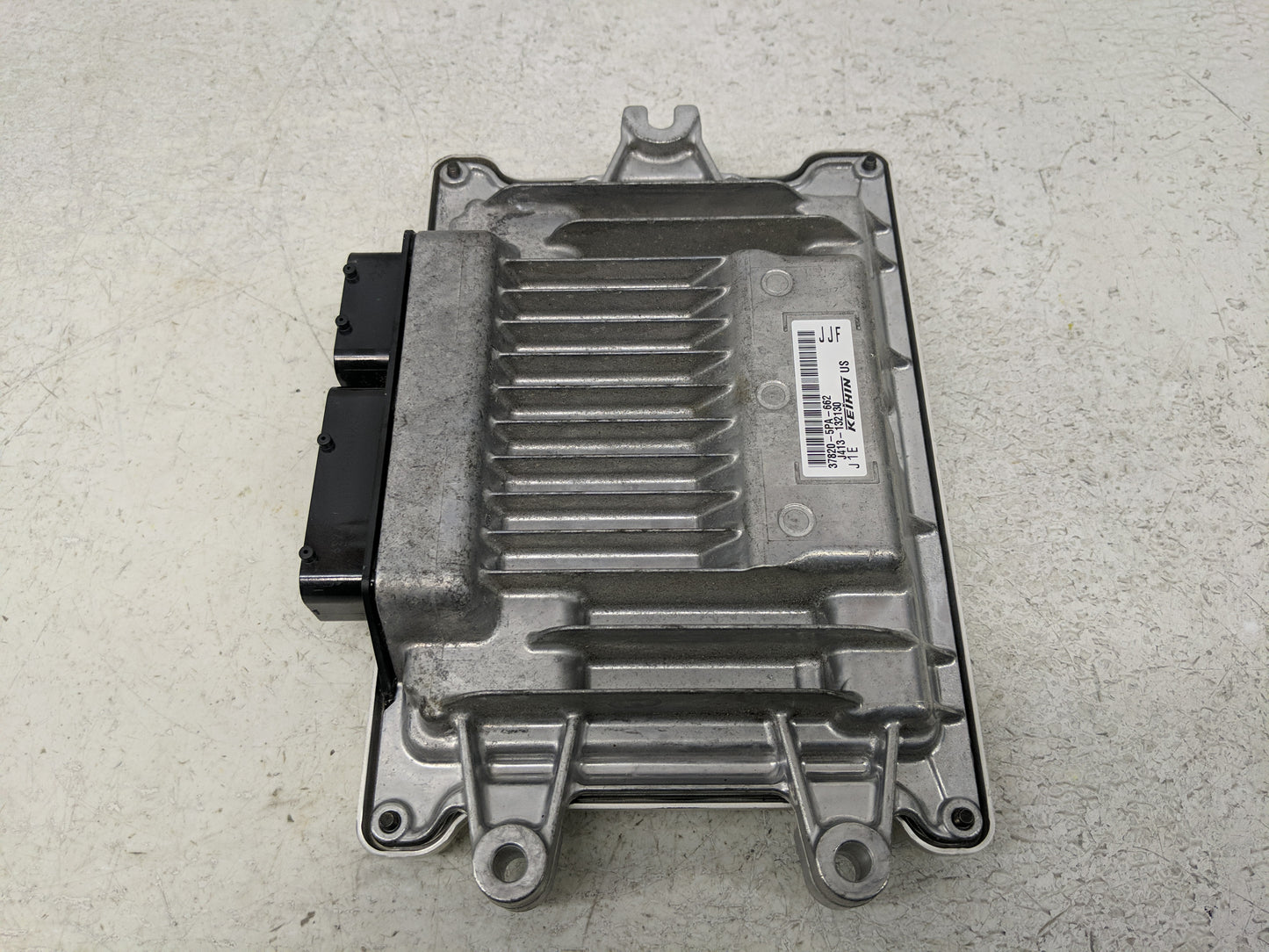 2019 Honda Cr-V PCM Engine Control Computer ECU ECM PCU OEM P/N:37820-5PA-662 Fits OEM Used Auto Parts - Oemusedautoparts1.c
