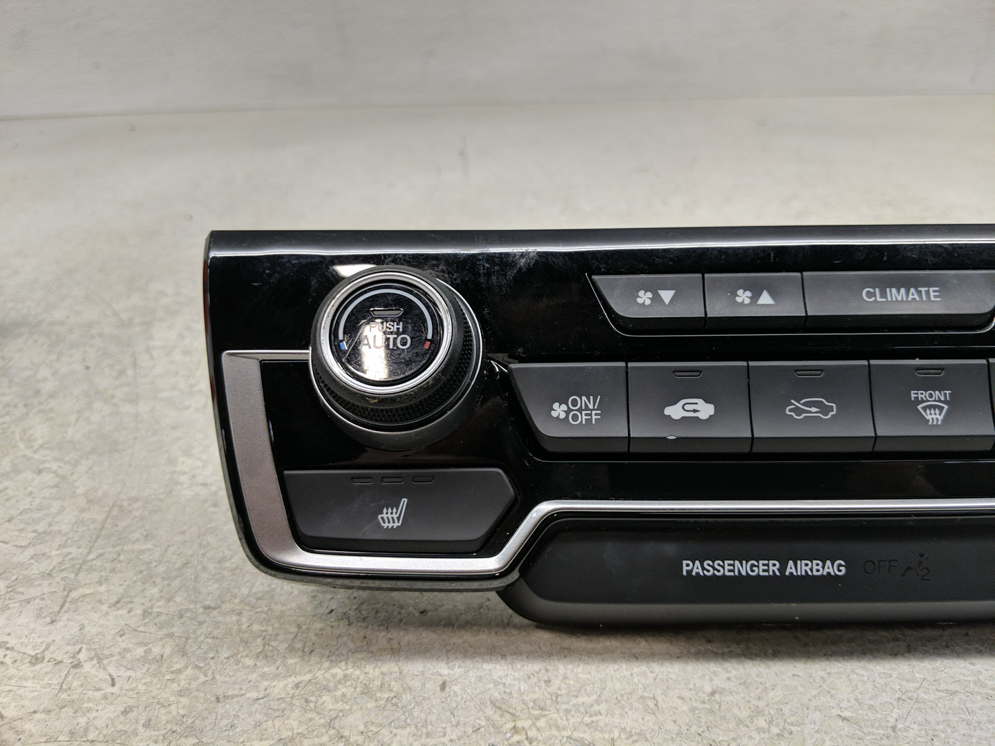 2017-2021 Honda Cr-V Climate Control Module Temperature AC/Heater Replacement P/N:79620-TLA-A413-M1 Fits OEM Used Auto Parts