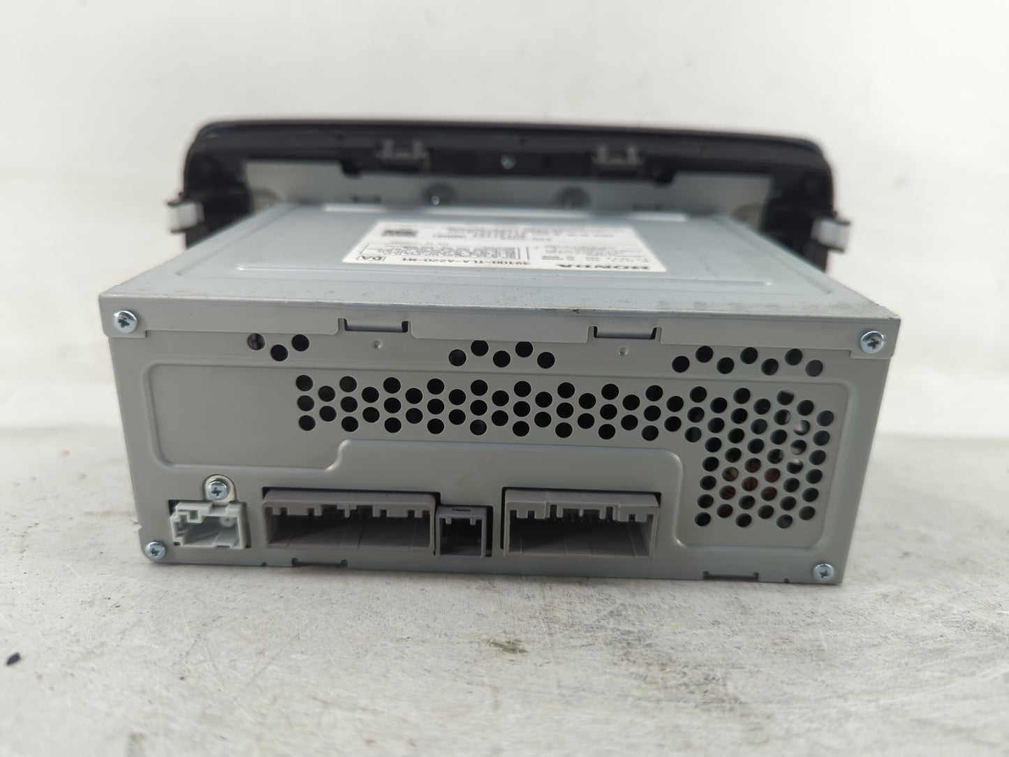 2018-2021 Honda Cr-V Radio AM FM Cd Player Receiver Replacement P/N:39100-TLA-A220-M1 Fits Fits 2018 2019 2020 2021 OEM Used
