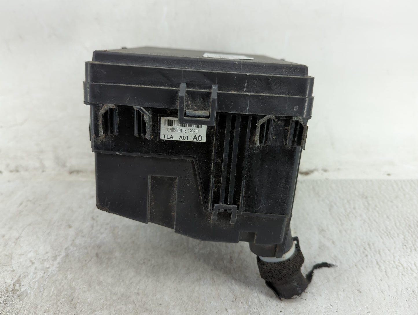2017-2022 Honda Cr-V Fusebox Fuse Box Panel Relay Module P/N:TLA A01 A0 Fits Fits 2017 2018 2019 2020 2021 2022 OEM Used Aut