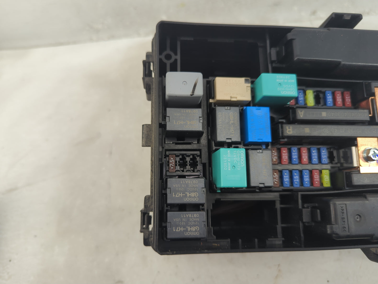 2017-2019 Honda Cr-V Fusebox Fuse Box Panel Relay Module Fits Fits 2017 2018 2019 OEM Used Auto Parts - Oemusedautoparts1.co