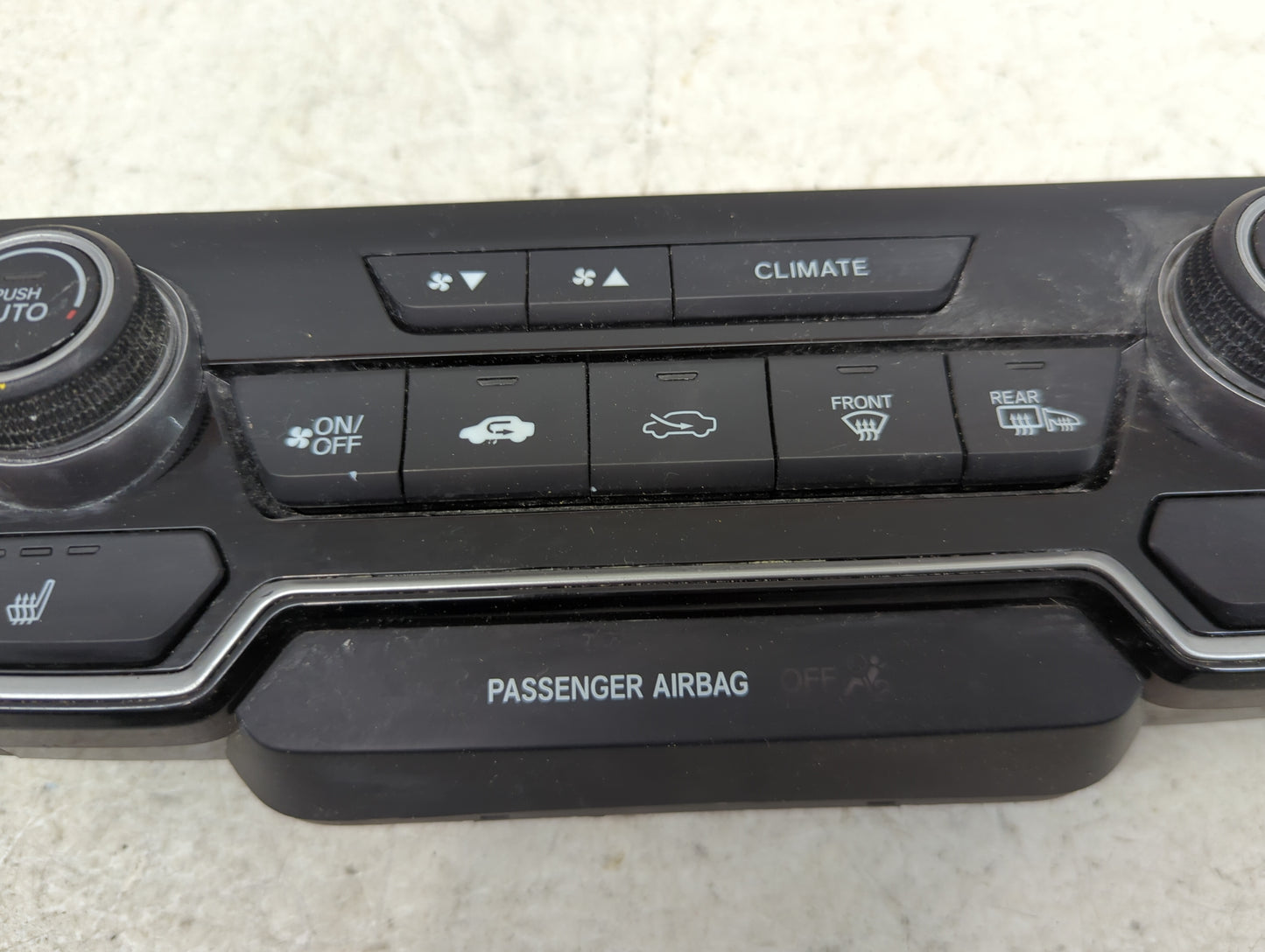 2019 Honda Cr-V Climate Control Module Temperature AC/Heater Replacement P/N:79620TLAA413M1 Fits OEM Used Auto Parts - Oemus