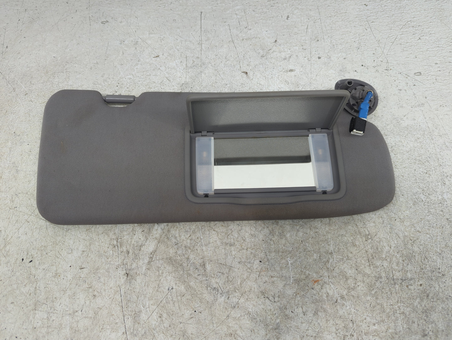 2017-2019 Honda Cr-V Sun Visor Shade Replacement Passenger Right Mirror Fits Fits 2017 2018 2019 OEM Used Auto Parts - Oemus