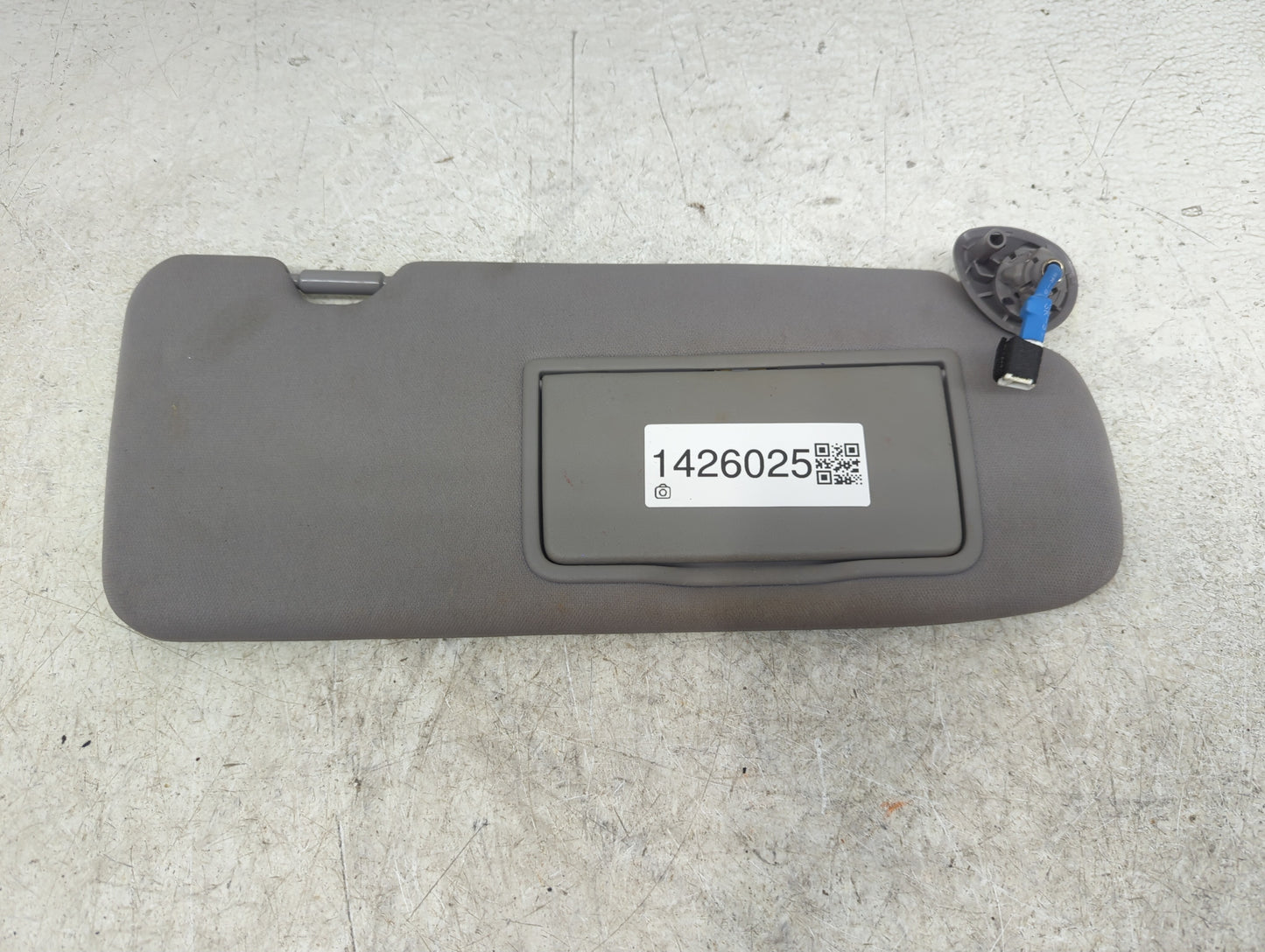2017-2019 Honda Cr-V Sun Visor Shade Replacement Passenger Right Mirror Fits Fits 2017 2018 2019 OEM Used Auto Parts - Oemus