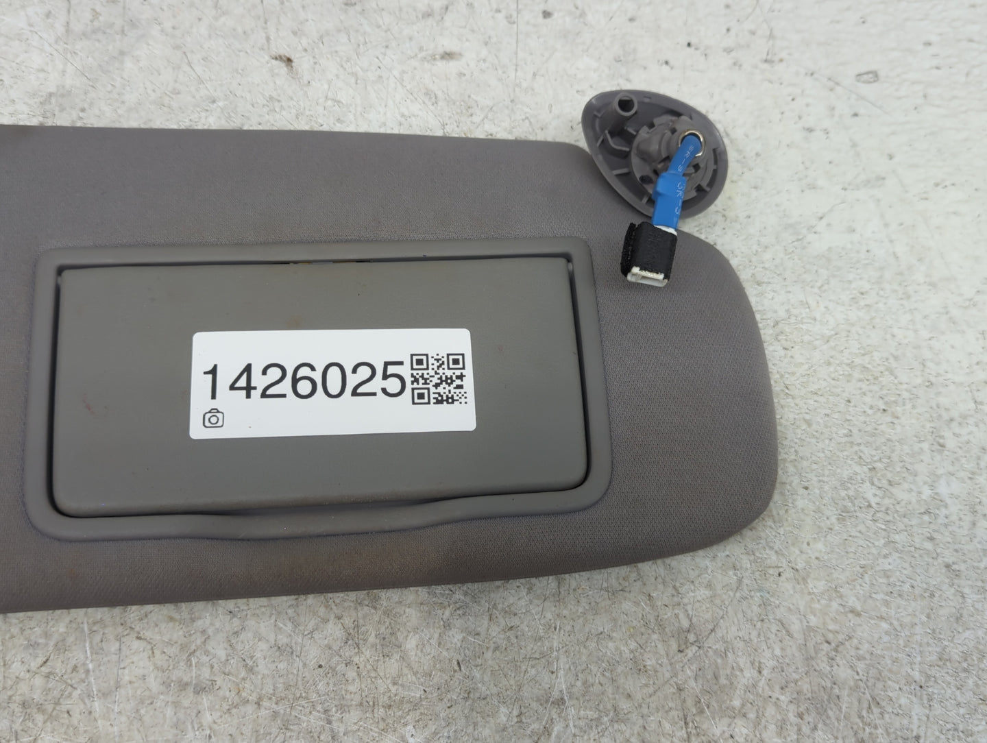 2017-2019 Honda Cr-V Sun Visor Shade Replacement Passenger Right Mirror Fits Fits 2017 2018 2019 OEM Used Auto Parts - Oemus
