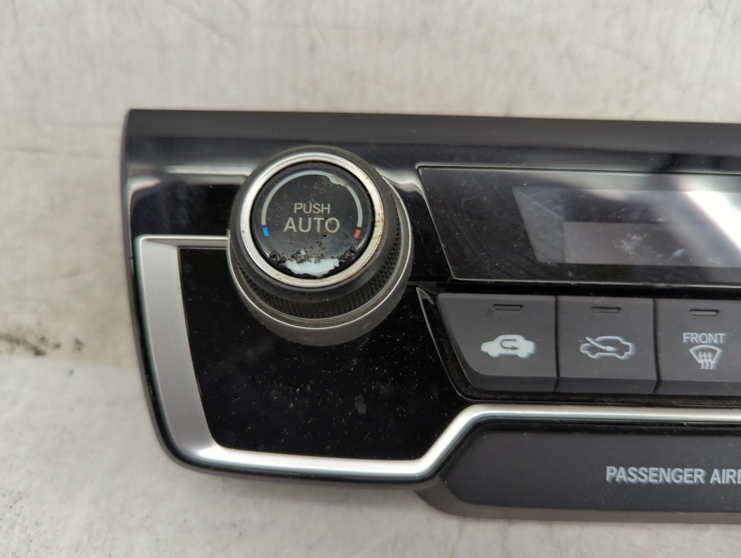 2019 Honda Cr-V Climate Control Module Temperature AC/Heater Replacement P/N:79620TLAA013M1 79620TLAAA13M1 Fits OEM Used Aut