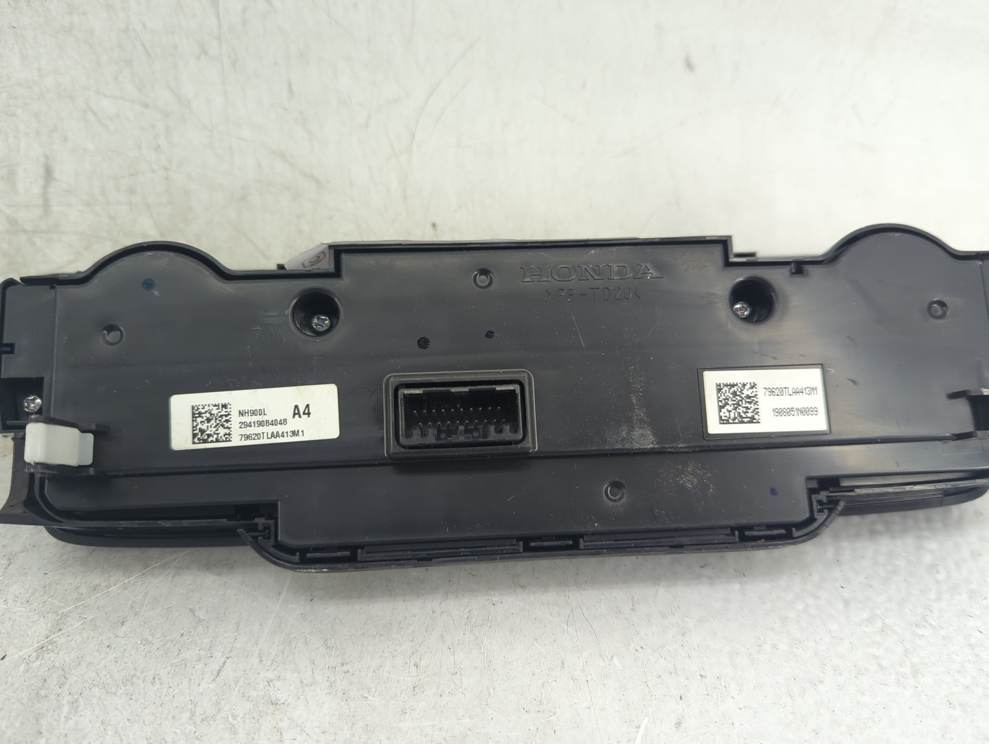 2017-2022 Honda Cr-V Climate Control Module Temperature AC/Heater Replacement P/N:79620TLAA413M1 Fits OEM Used Auto Parts - 