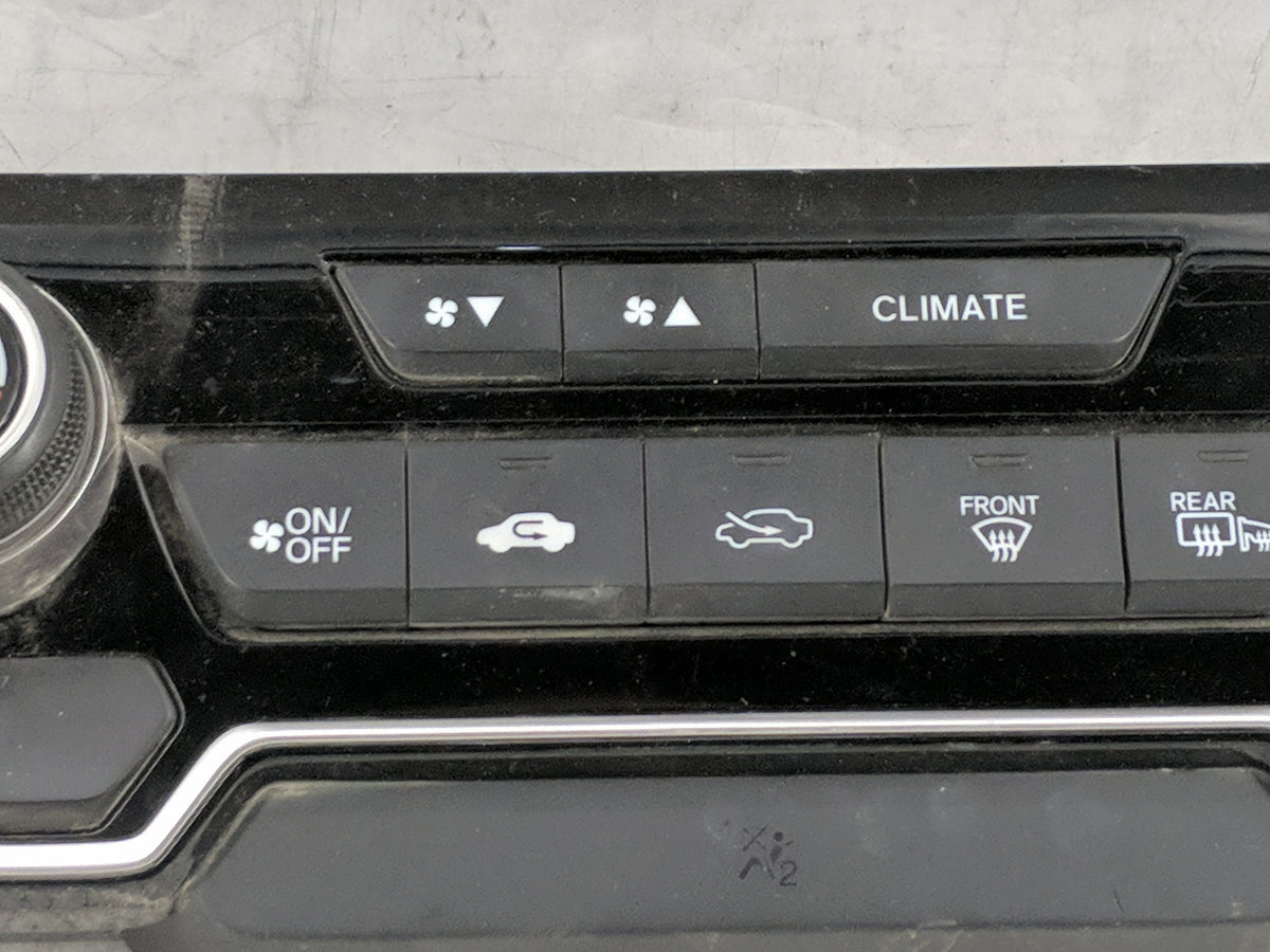 2017-2019 Honda Cr-V Climate Control Module Temperature AC/Heater Replacement P/N:79620TLAC413M1 31818041955 Fits OEM Used A
