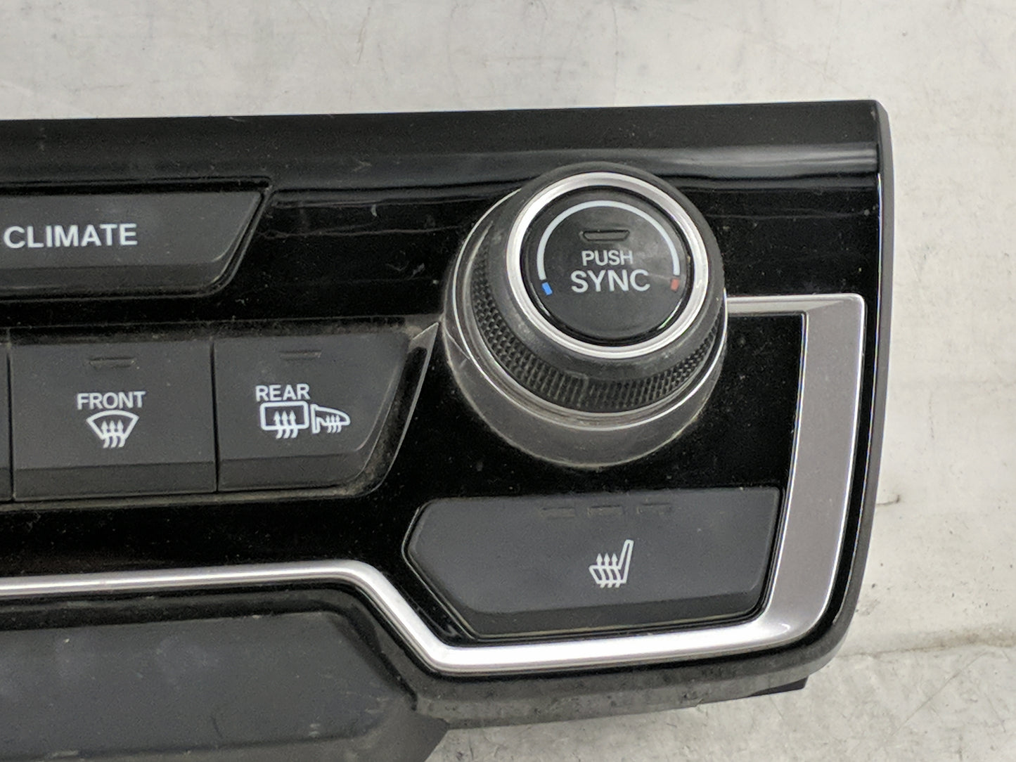 2017-2019 Honda Cr-V Climate Control Module Temperature AC/Heater Replacement P/N:79620TLAC413M1 31818041955 Fits OEM Used A