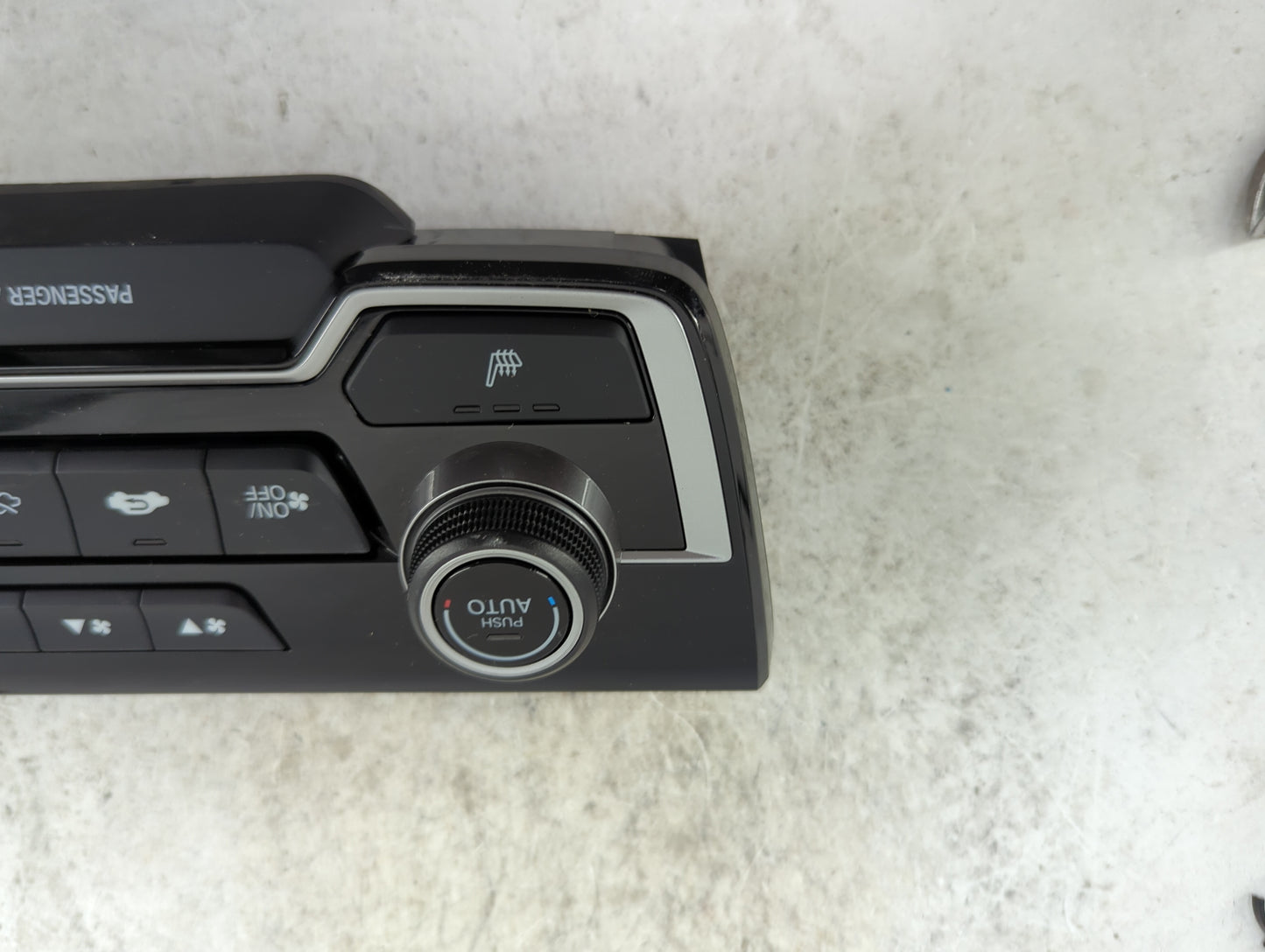 2019 Honda Cr-V Climate Control Module Temperature AC/Heater Replacement P/N:79620TLAA413M1 79M251LAA413M1 Fits OEM Used Aut