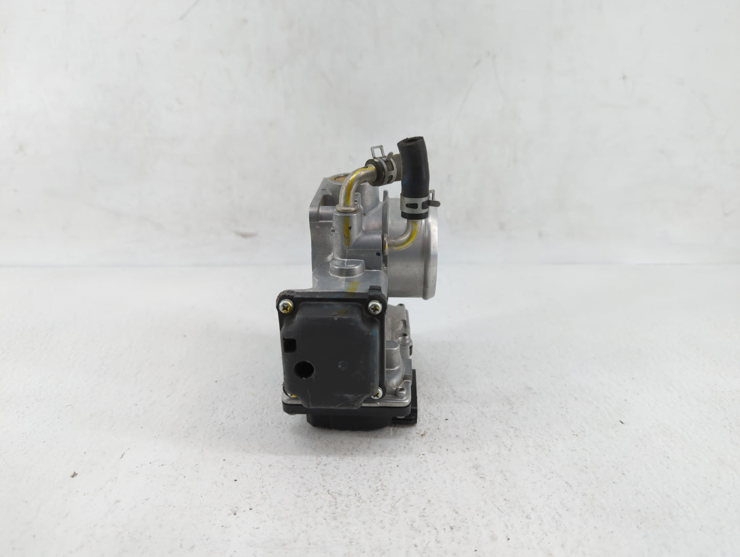 2017-2018 Honda Cr-V Throttle Body P/N:GMG9A Fits Fits 2016 2017 2018 2019 OEM Used Auto Parts - Oemusedautoparts1.com