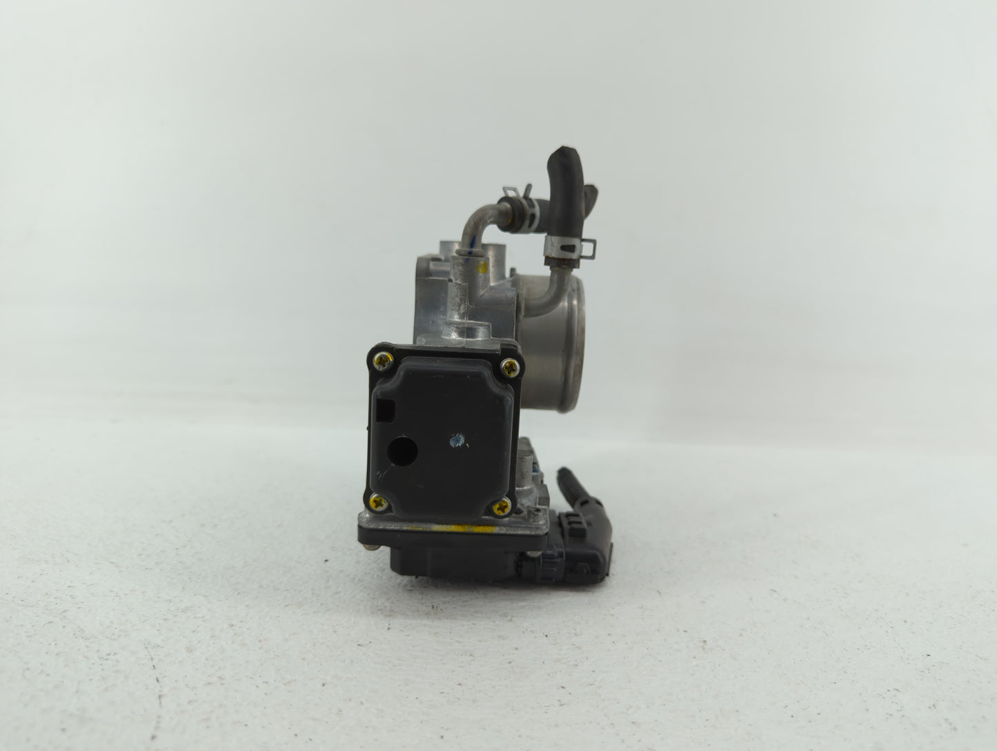 2017-2018 Honda Cr-V Throttle Body P/N:GMG9A Fits Fits 2016 2017 2018 2019 OEM Used Auto Parts - Oemusedautoparts1.com