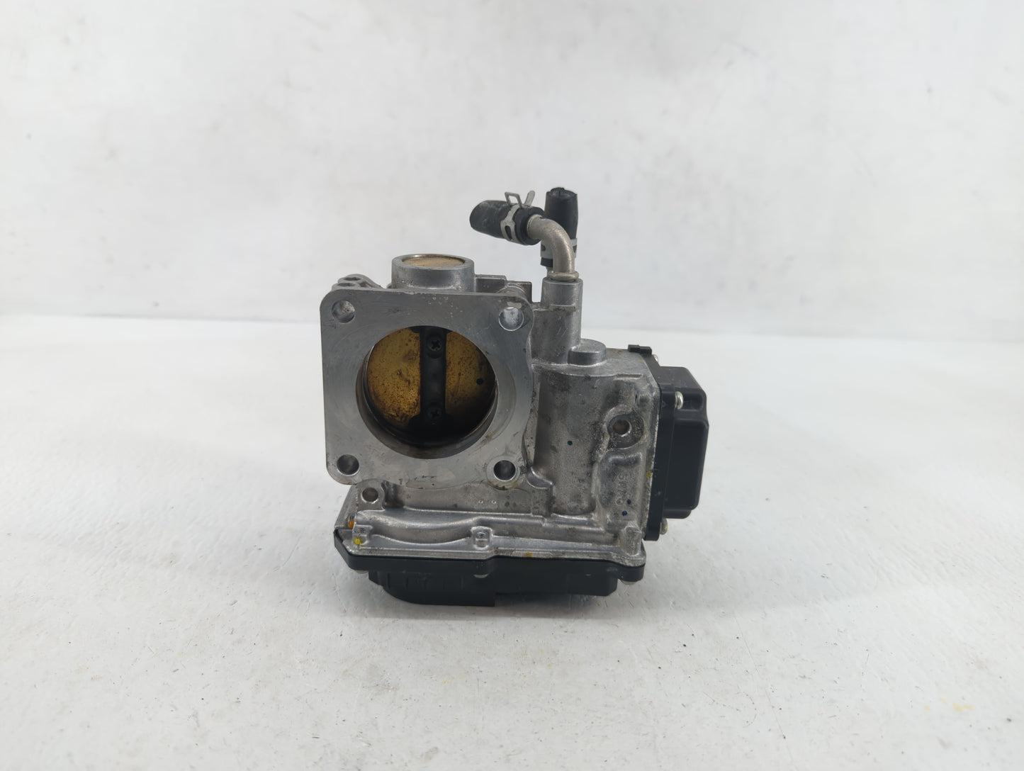 2017-2018 Honda Cr-V Throttle Body P/N:GMG9A Fits Fits 2016 2017 2018 2019 OEM Used Auto Parts - Oemusedautoparts1.com