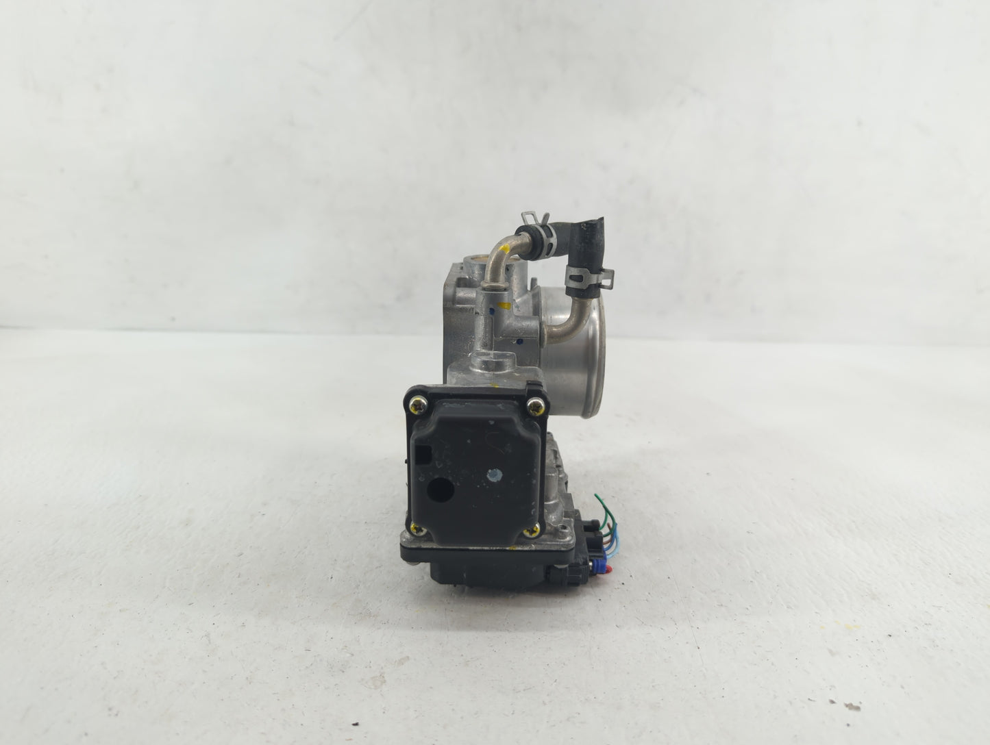 2017-2018 Honda Cr-V Throttle Body P/N:GMG9A Fits Fits 2016 2017 2018 2019 OEM Used Auto Parts - Oemusedautoparts1.com