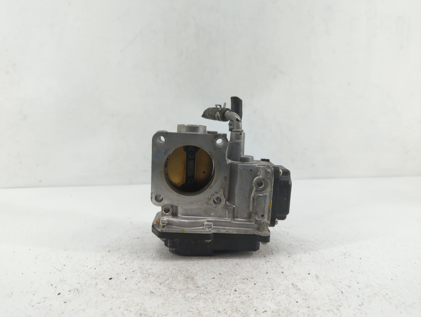 2017-2018 Honda Cr-V Throttle Body P/N:GMG9A Fits Fits 2016 2017 2018 2019 OEM Used Auto Parts - Oemusedautoparts1.com