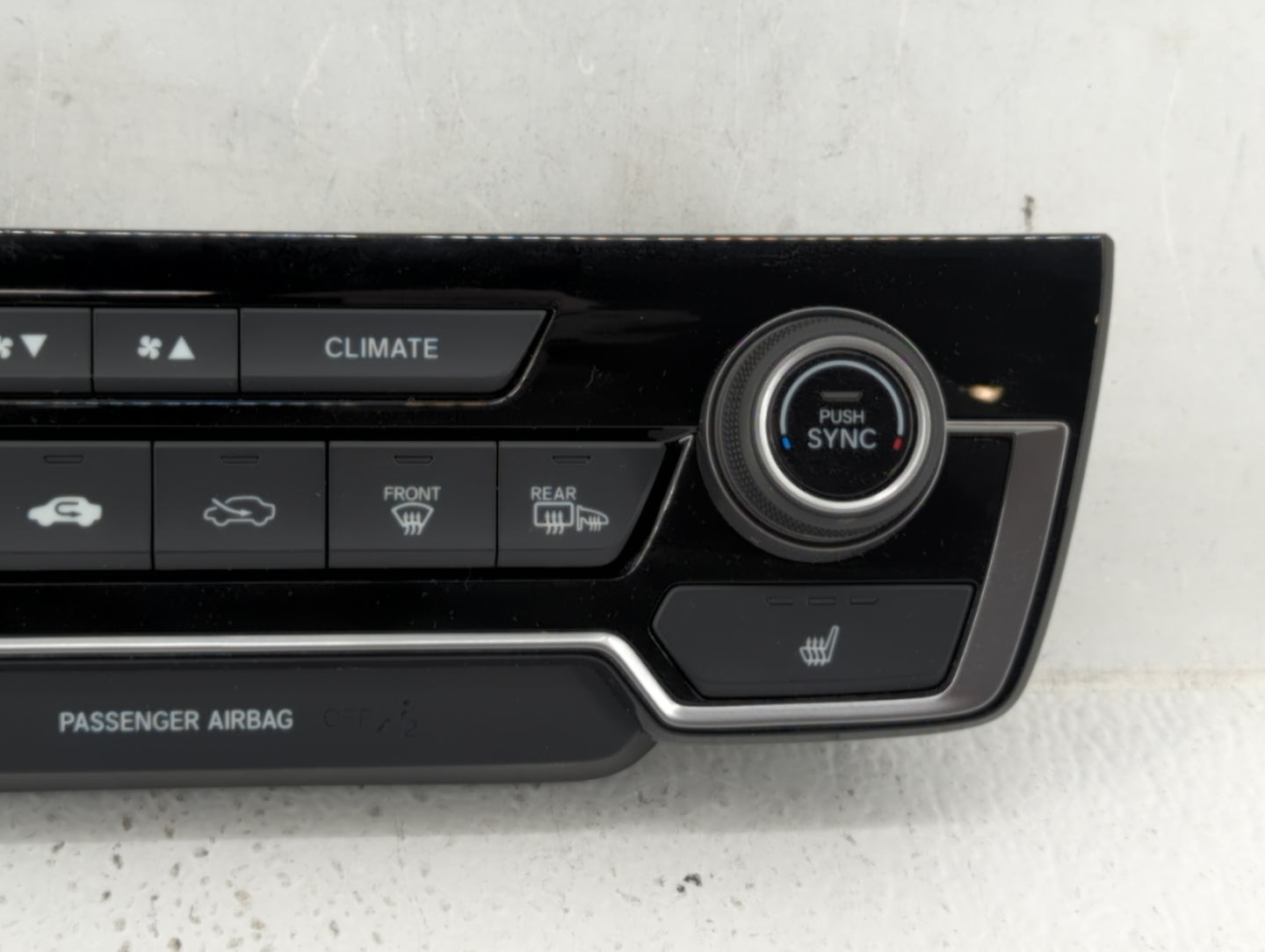 2019 Honda Cr-V Climate Control Module Temperature AC/Heater Replacement P/N:27219234153 NH900L Fits OEM Used Auto Parts - O