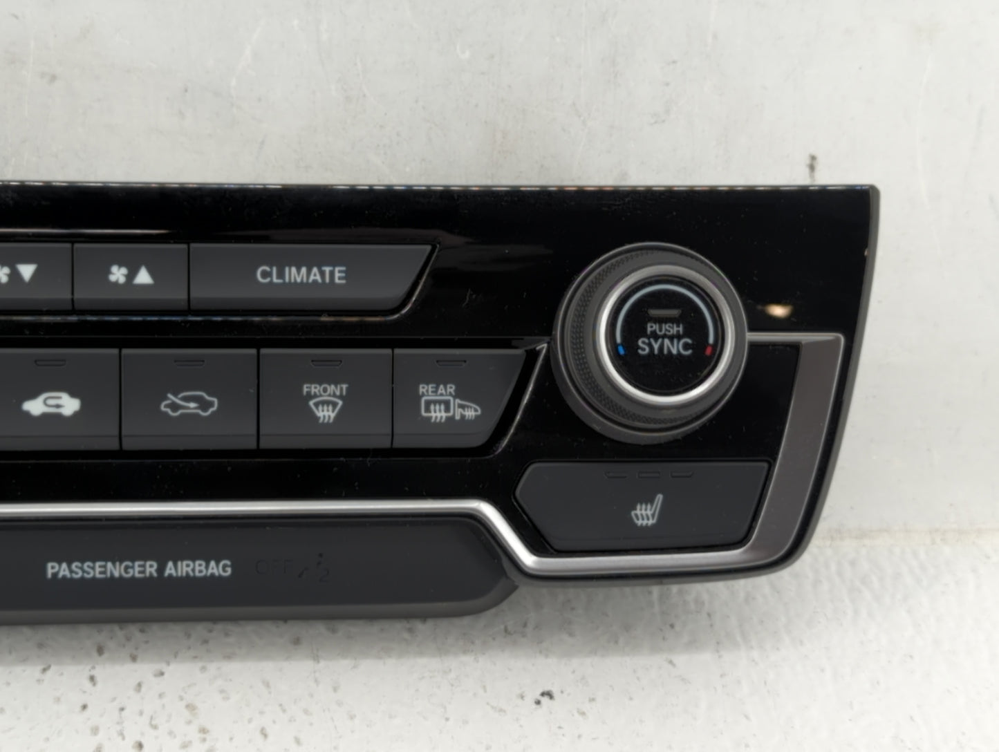 2019 Honda Cr-V Climate Control Module Temperature AC/Heater Replacement P/N:27219234153 NH900L Fits OEM Used Auto Parts - O