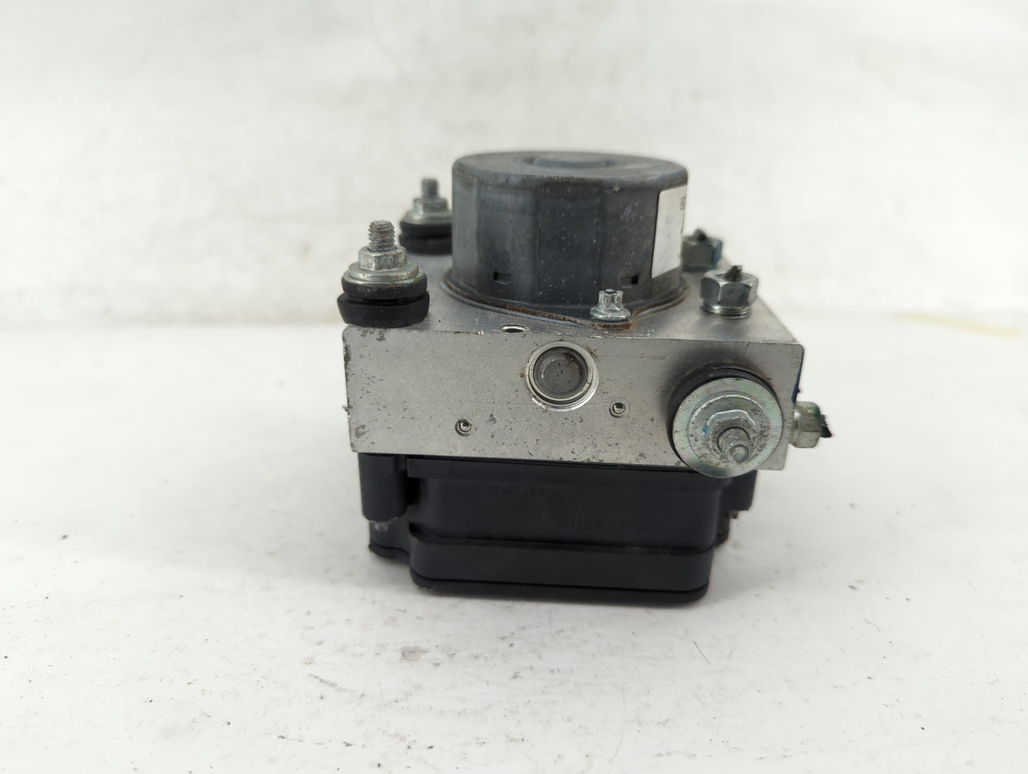 2017-2020 Honda Fit ABS Pump Control Module Replacement P/N:57110-T5R-A630-M1 Fits Fits 2017 2018 2019 2020 OEM Used Auto Pa