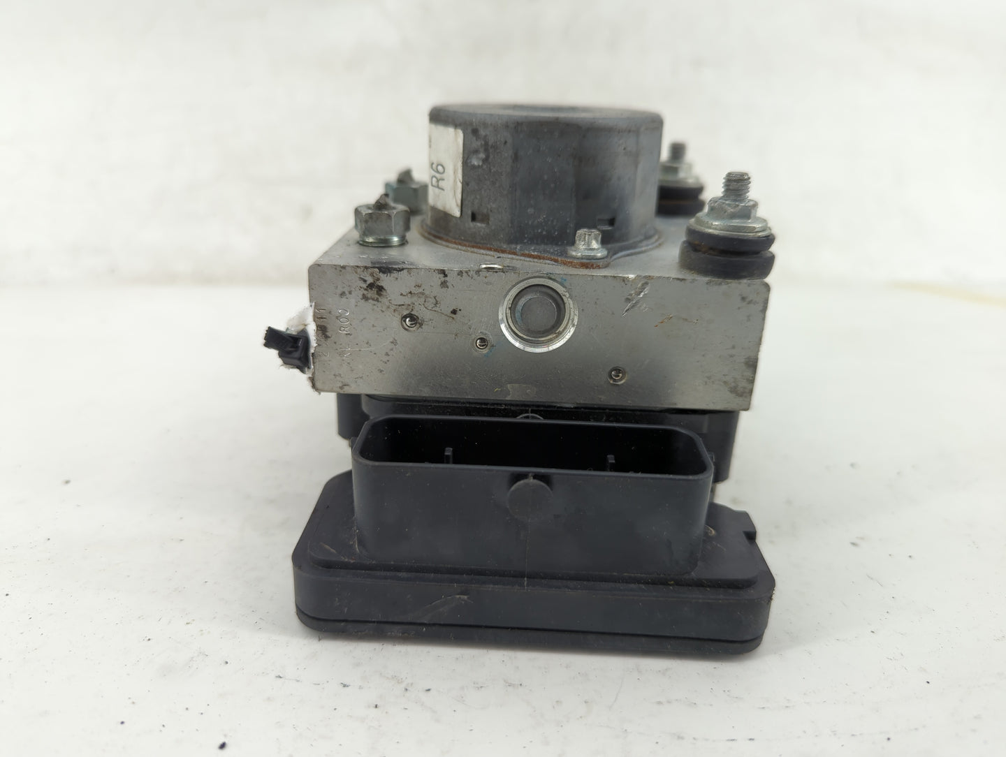 2017-2020 Honda Fit ABS Pump Control Module Replacement P/N:57110-T5R-A630-M1 Fits Fits 2017 2018 2019 2020 OEM Used Auto Pa