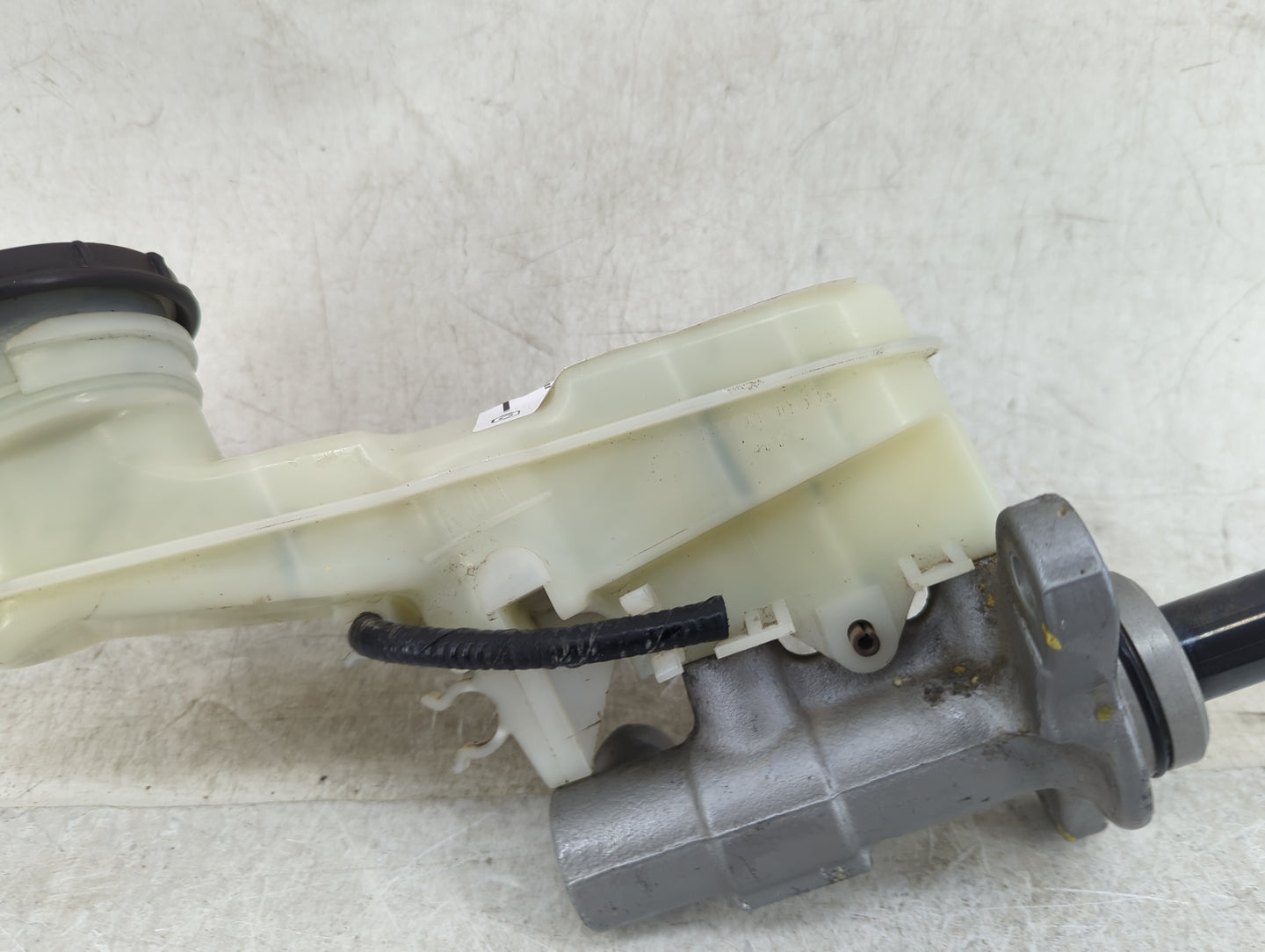 2015-2019 Honda Fit Brake Master Cylinder - Oemusedautoparts1.com