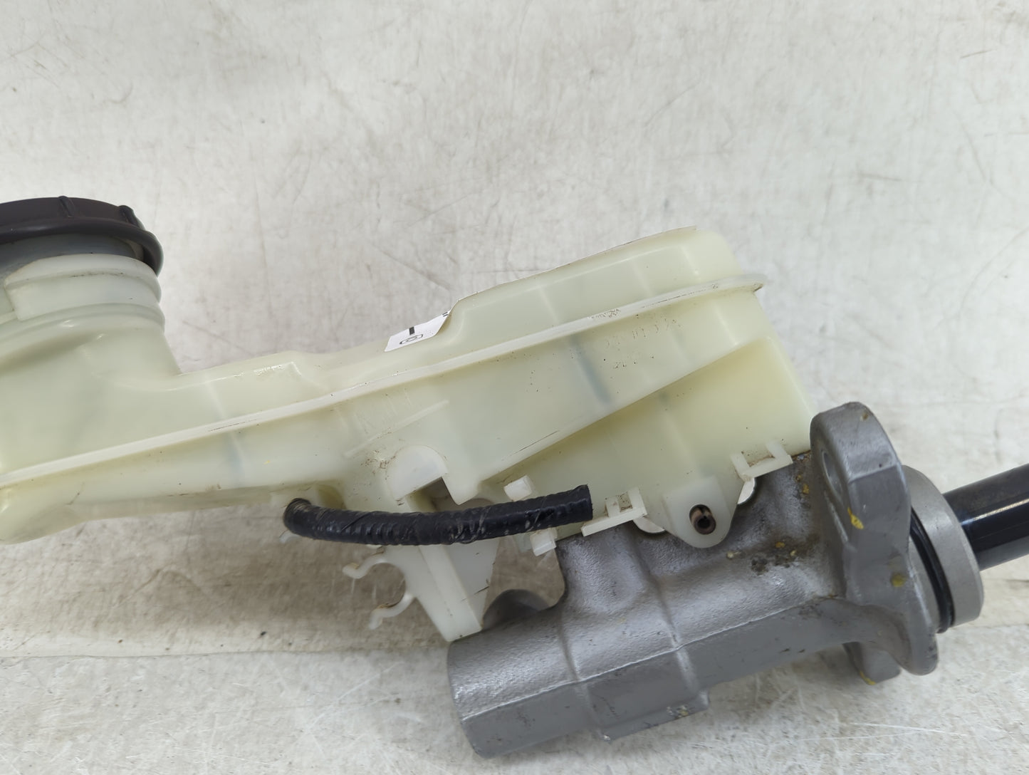 2015-2019 Honda Fit Brake Master Cylinder - Oemusedautoparts1.com