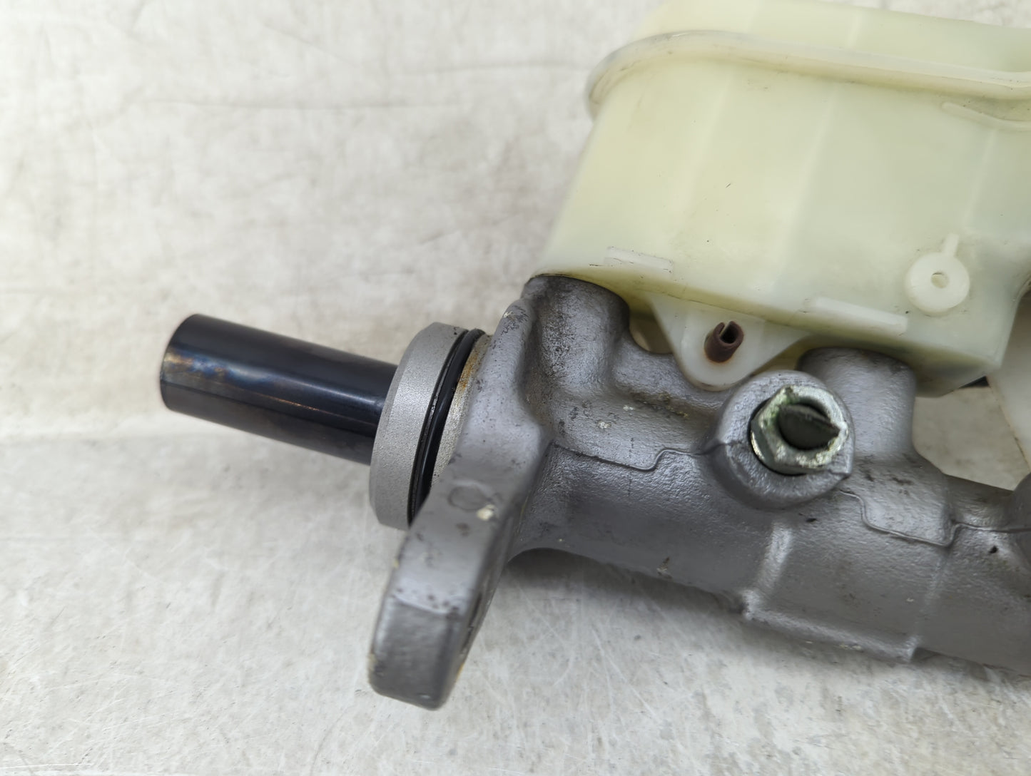 2015-2019 Honda Fit Brake Master Cylinder - Oemusedautoparts1.com