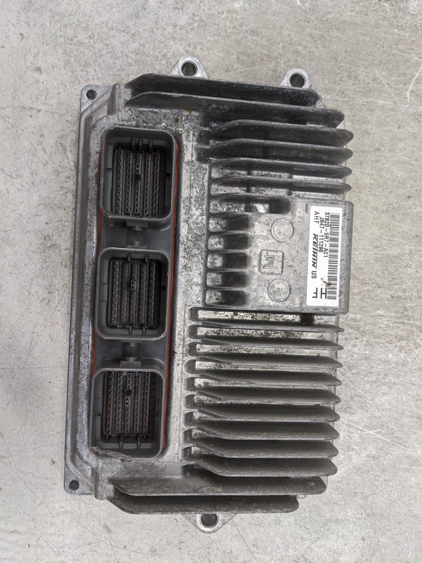 2018-2019 Honda Fit PCM Engine Control Computer ECU ECM PCU OEM P/N:37820-5R7-AC1 J647-111296 Fits Fits 2018 2019 OEM Used A