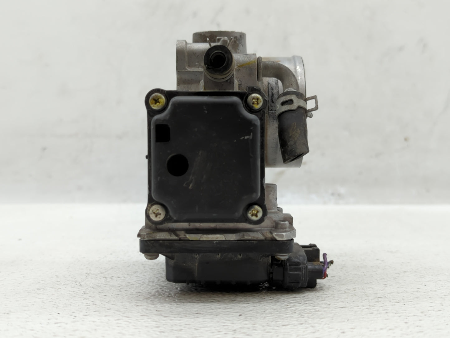 2015-2020 Honda Fit Throttle Body P/N:GMC1C M180501 Fits Fits 2015 2016 2017 2018 2019 2020 OEM Used Auto Parts - Oemusedaut
