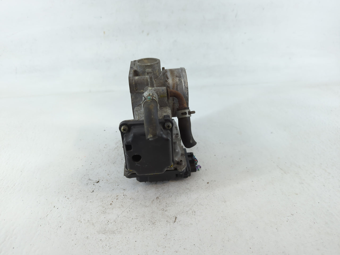 2015-2020 Honda Fit Throttle Body P/N:42998 M190129 Fits Fits 2015 2016 2017 2018 2019 2020 OEM Used Auto Parts - Oemusedaut