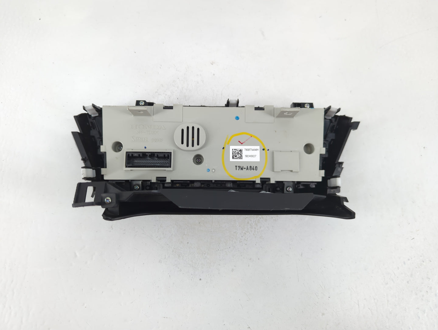 2016-2022 Honda Hr-V Climate Control Module Temperature AC/Heater Replacement P/N:T7W-A840 79600T7WA840M1 Fits OEM Used Auto