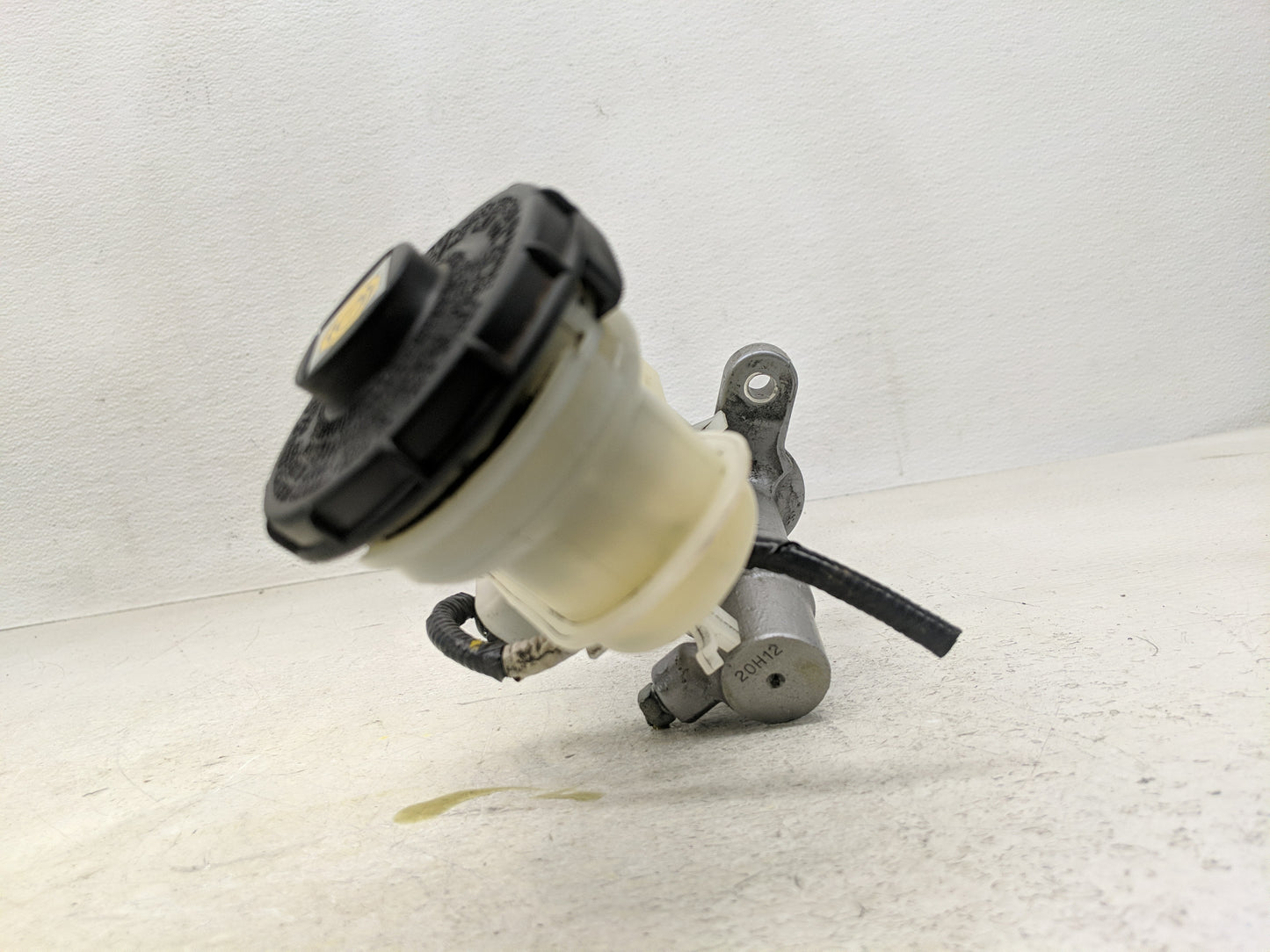 2016-2022 Honda Hr-v Brake Master Cylinder 1300389 - Oemusedautoparts1.com