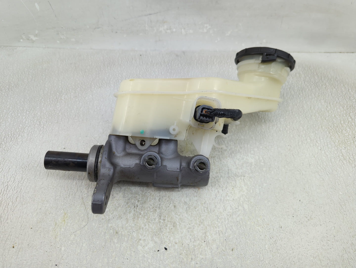 2016-2022 Honda Hr-v Brake Master Cylinder - Oemusedautoparts1.com