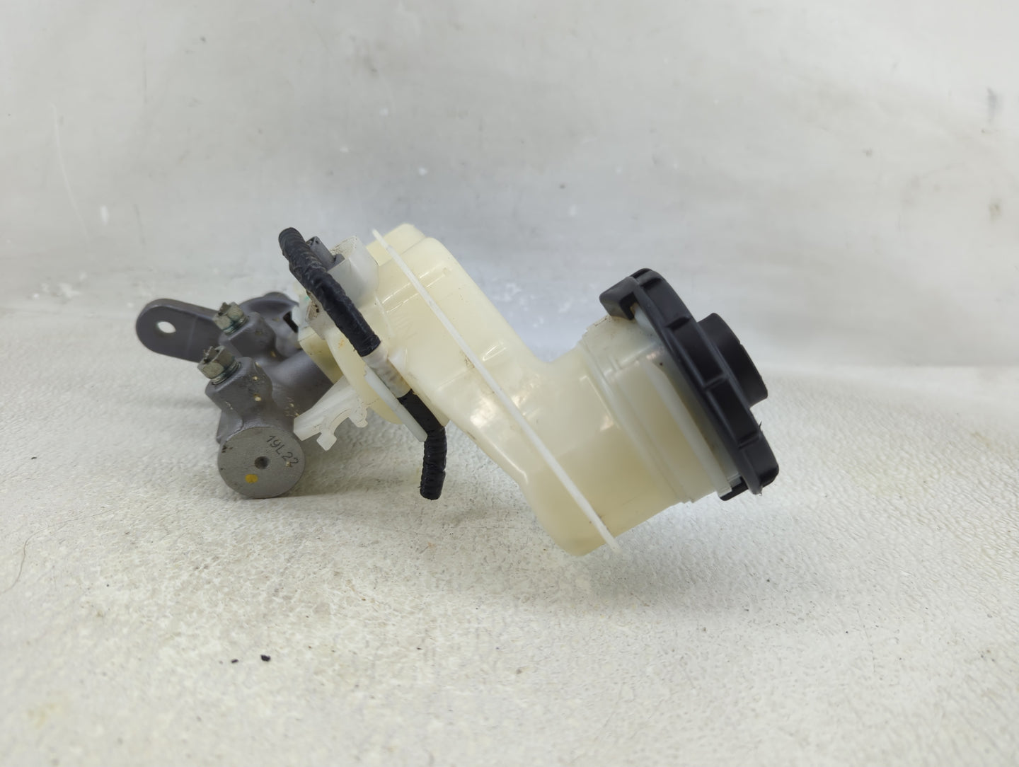 2016-2022 Honda Hr-v Brake Master Cylinder - Oemusedautoparts1.com