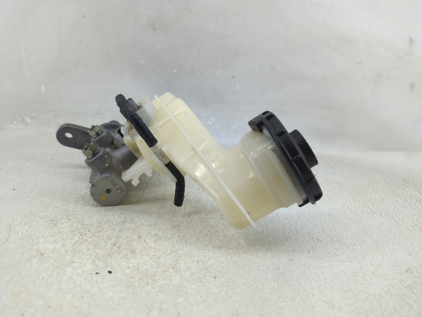 2016-2022 Honda Hr-v Brake Master Cylinder - Oemusedautoparts1.com