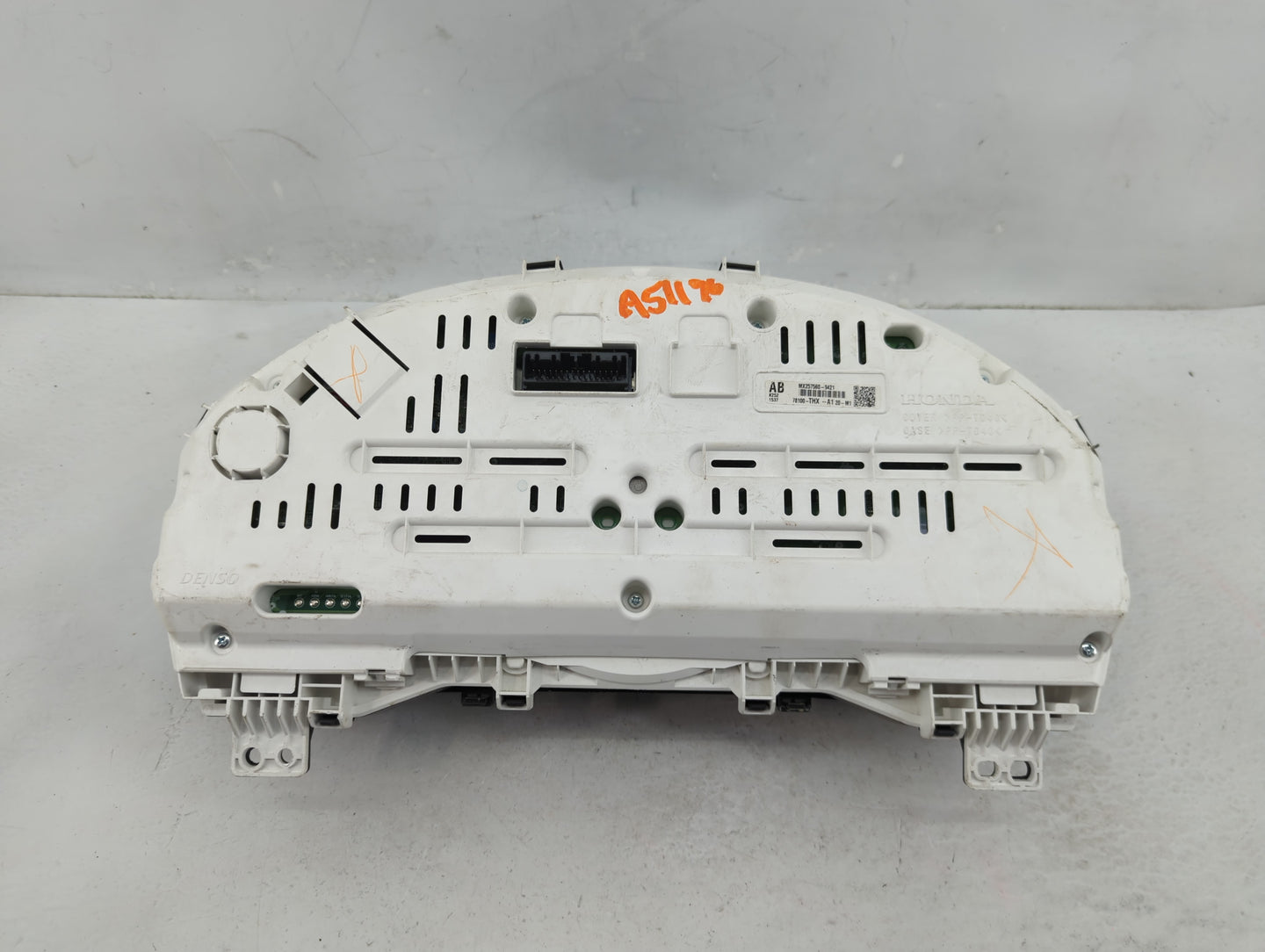 2019-2021 Honda Hr-V Instrument Cluster Speedometer Gauges P/N:MX257560-9421 78100-THX-A120-M1 Fits Fits 2019 2020 2021 OEM 