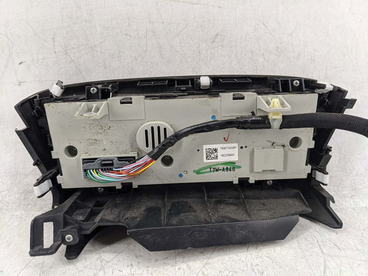2016-2022 Honda Hr-V Climate Control Module Temperature AC/Heater Replacement P/N:79600T7WA840M1 Fits OEM Used Auto Parts - 