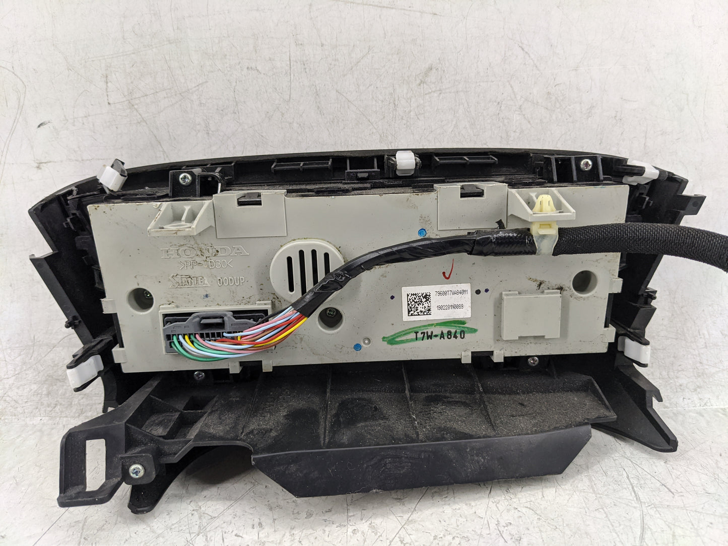 2016-2022 Honda Hr-V Climate Control Module Temperature AC/Heater Replacement P/N:79600T7WA840M1 Fits OEM Used Auto Parts - 